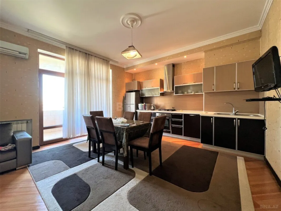 Kirayə verilir 3 otaqlı mənzil 160 m²