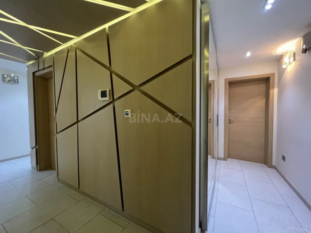 Kirayə verilir 3 otaqlı mənzil 170 m²
