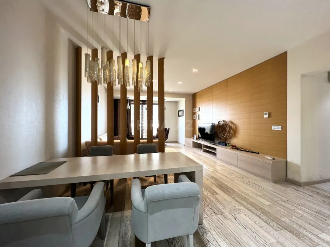 Kirayə verilir 3 otaqlı mənzil 170 m²