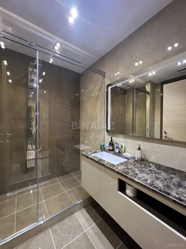 Kirayə verilir 3 otaqlı mənzil 170 m²