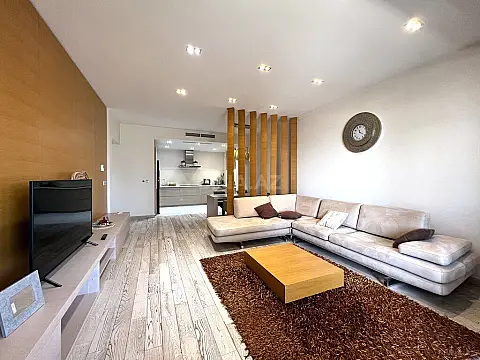 Kirayə verilir 3 otaqlı mənzil 170 m²
