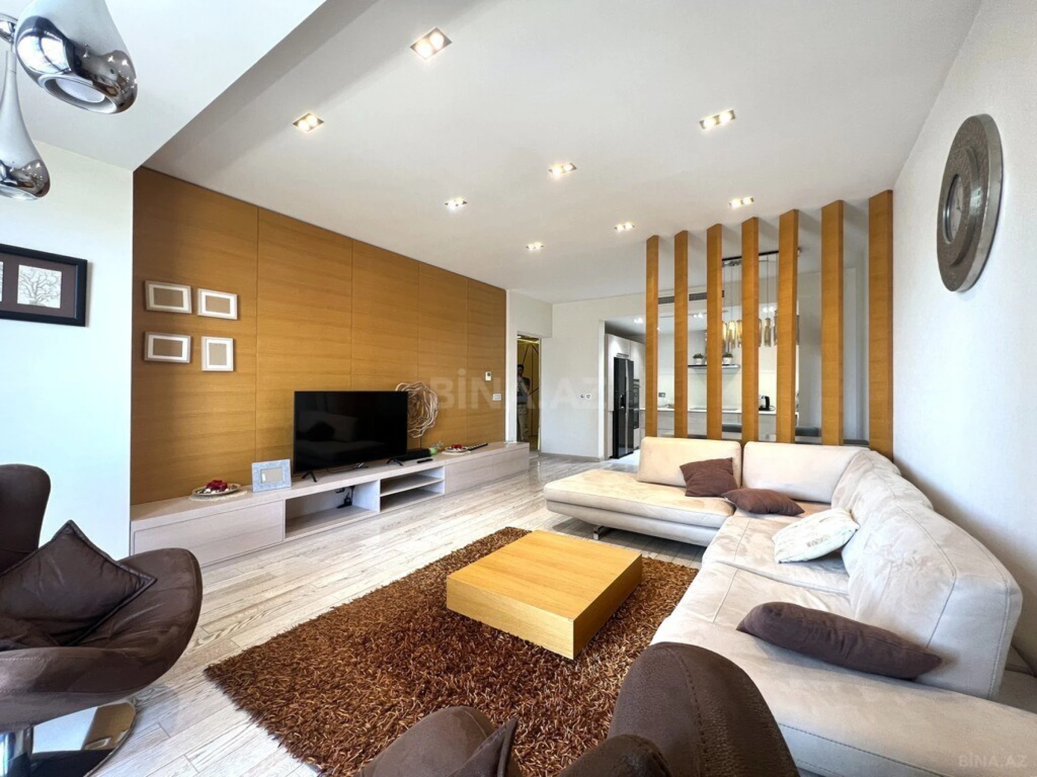 Kirayə verilir 3 otaqlı mənzil 170 m²