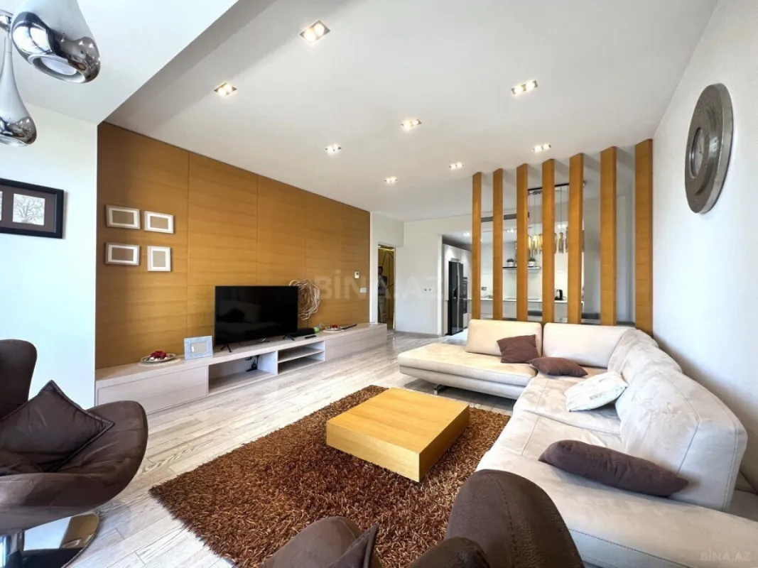 Kirayə verilir 3 otaqlı mənzil 170 m²