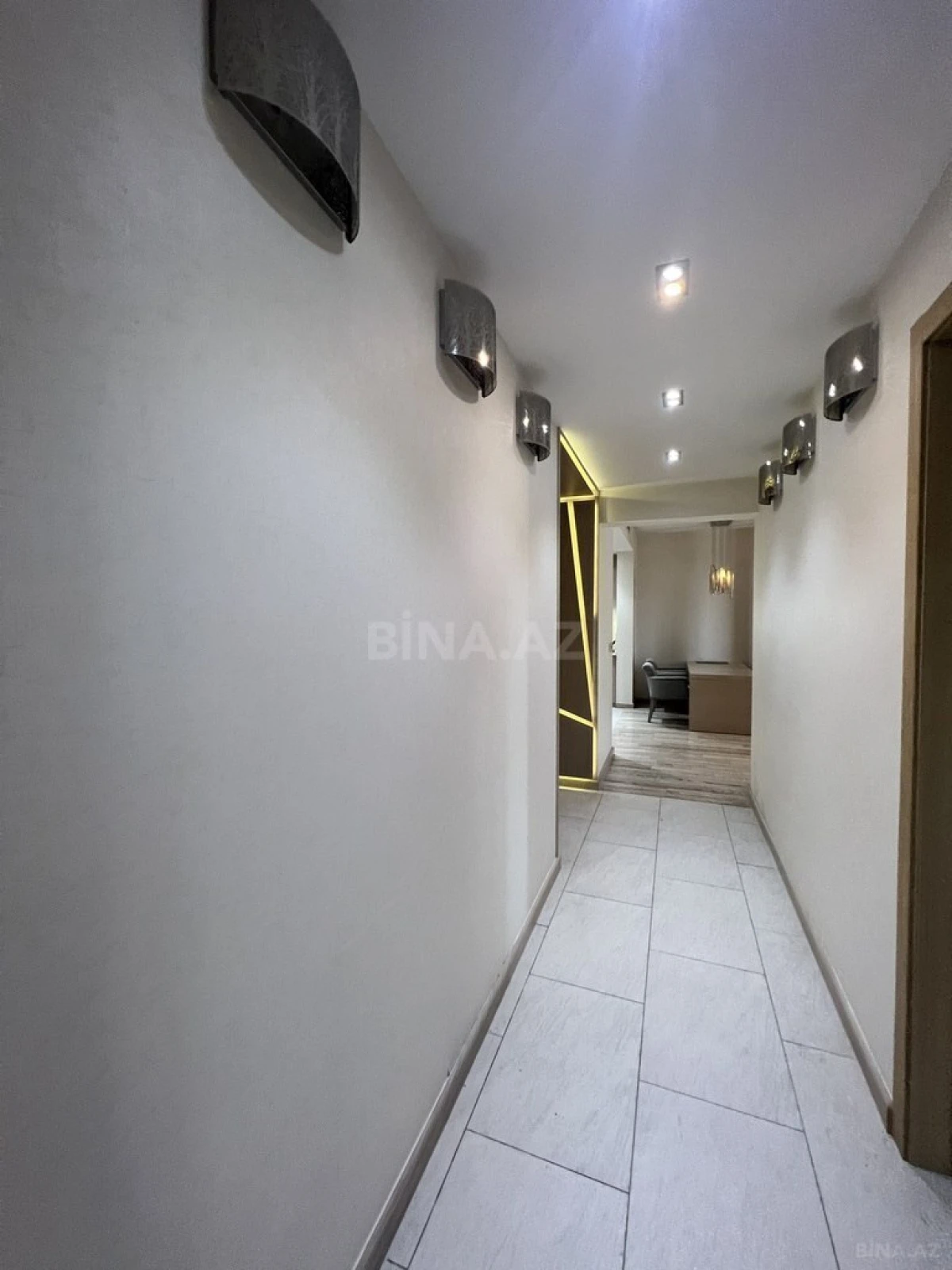 Kirayə verilir 3 otaqlı mənzil 170 m²