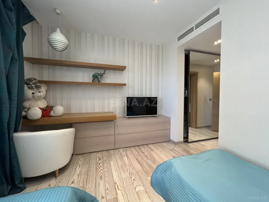 Kirayə verilir 3 otaqlı mənzil 170 m²