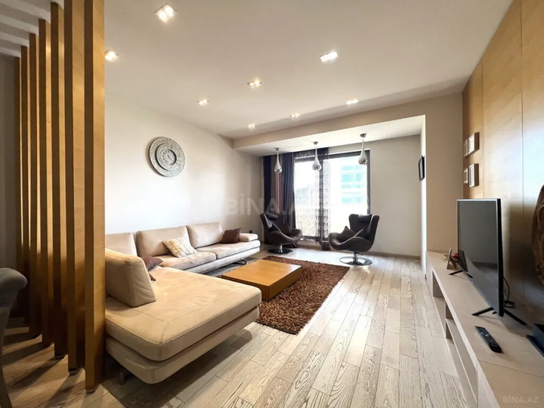 Kirayə verilir 3 otaqlı mənzil 170 m²