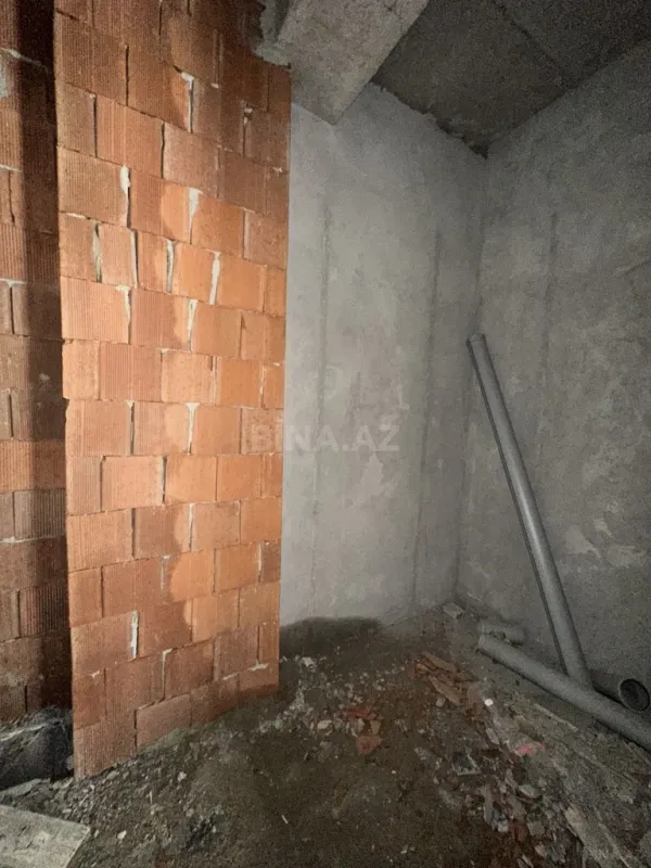 Satılır 3 otaqlı mənzil 129.6 m²