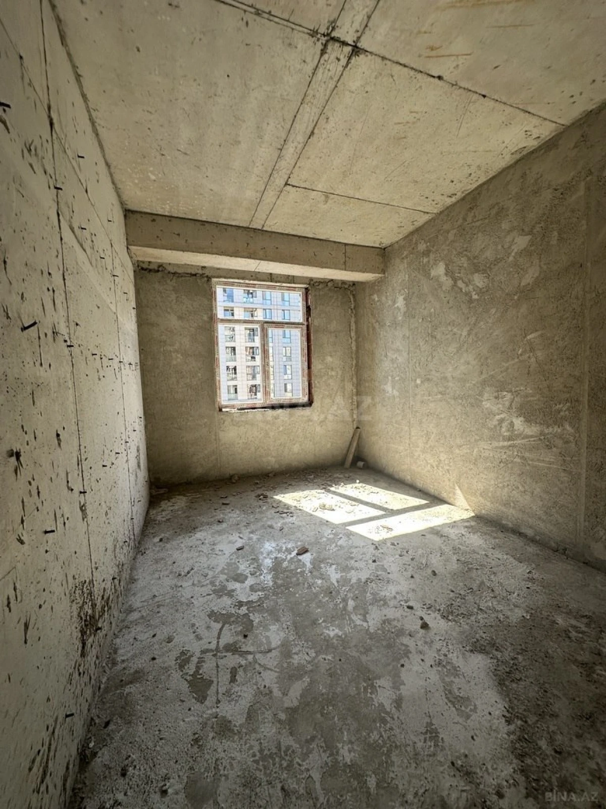 Satılır 3 otaqlı mənzil 129.6 m²