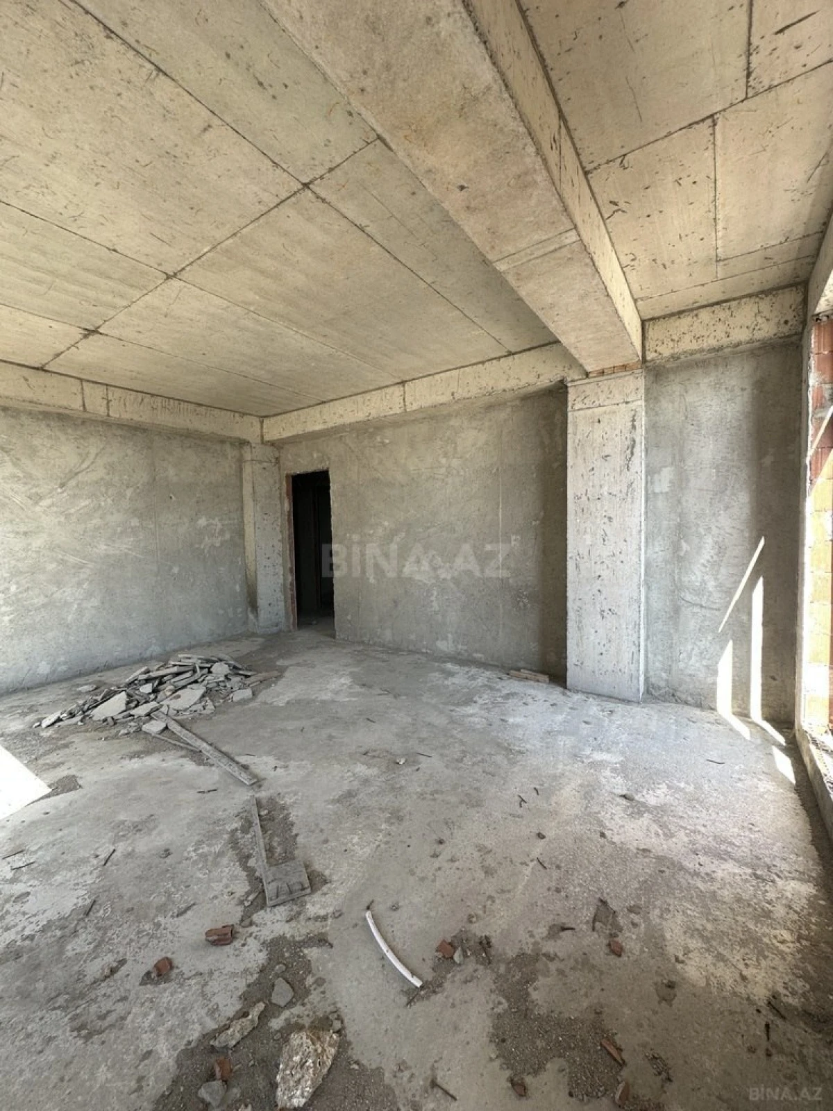 Satılır 3 otaqlı mənzil 129.6 m²