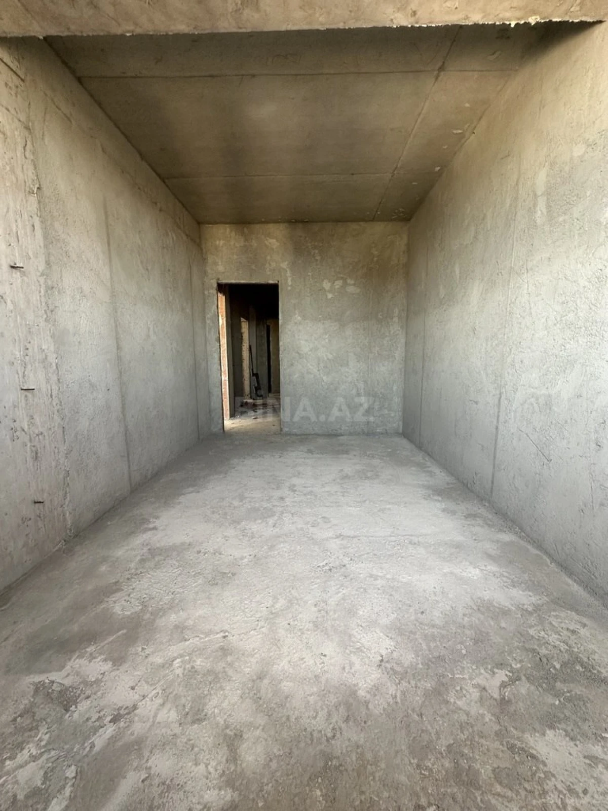 Satılır 3 otaqlı mənzil 129.6 m²