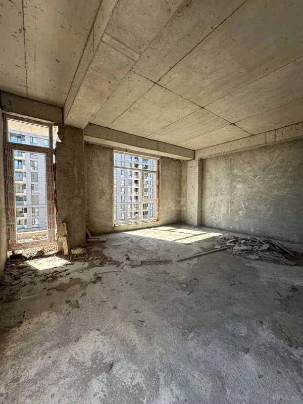 Satılır 3 otaqlı mənzil 129.6 m²