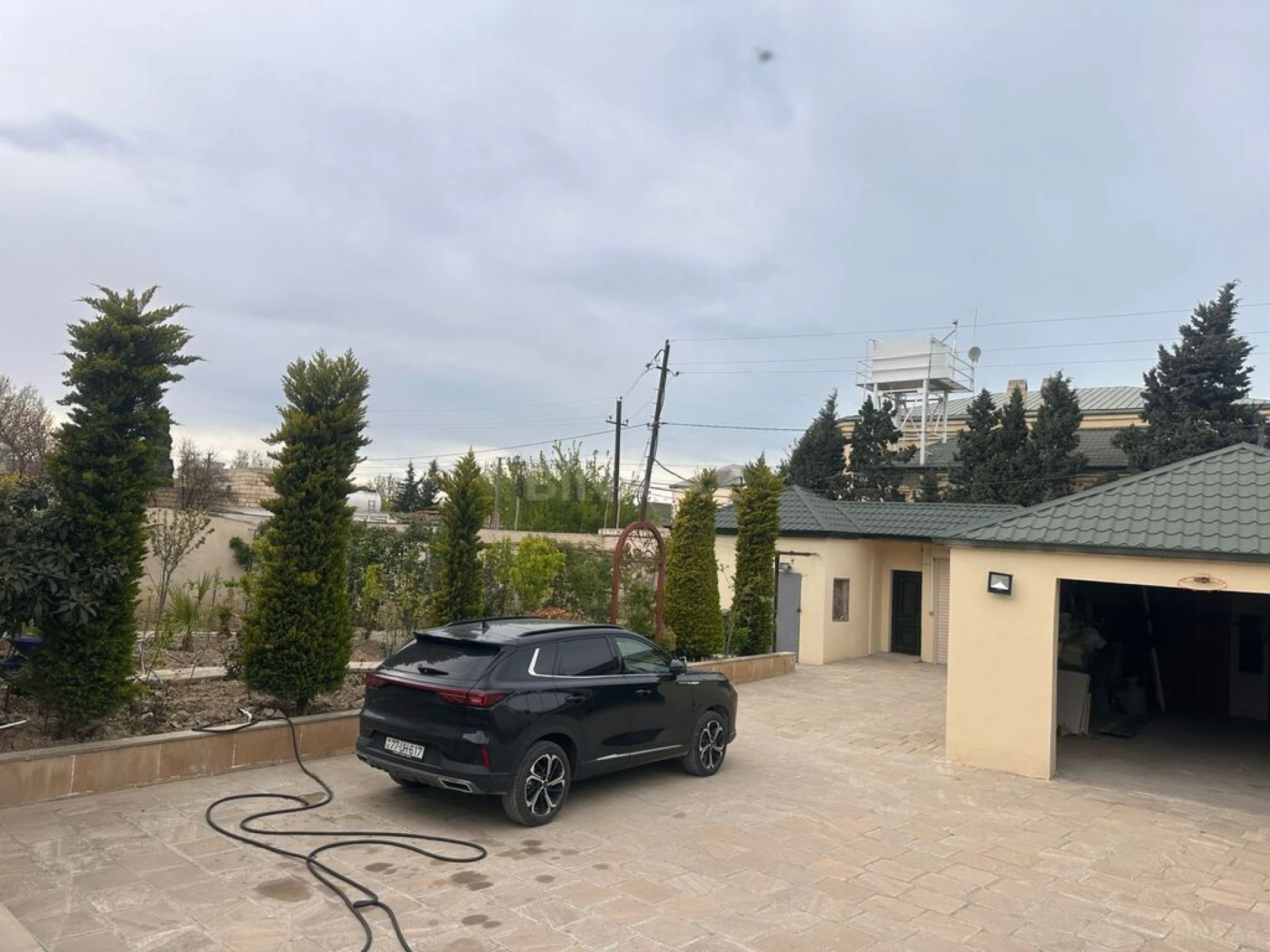 Satılır 5 otaqlı həyət evi 160 m²