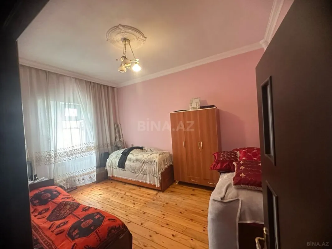 Satılır 5 otaqlı həyət evi 160 m²