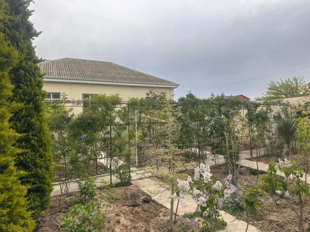 Satılır 5 otaqlı həyət evi 160 m²