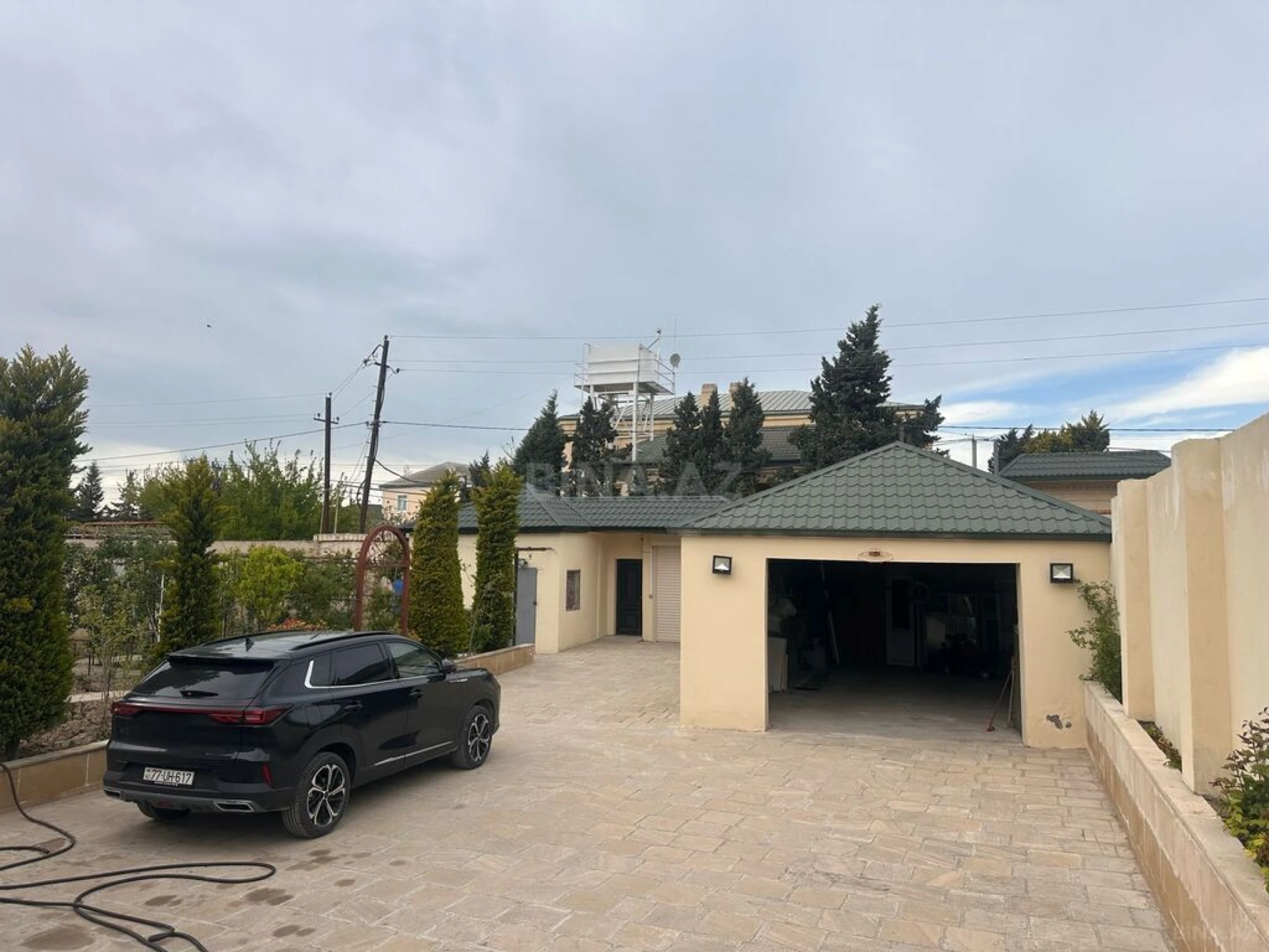 Satılır 5 otaqlı həyət evi 160 m²
