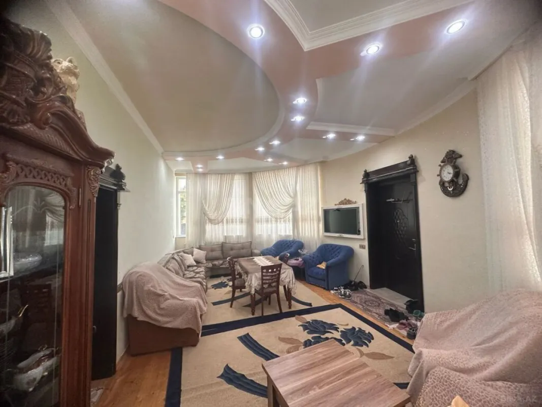 Satılır 5 otaqlı həyət evi 160 m²