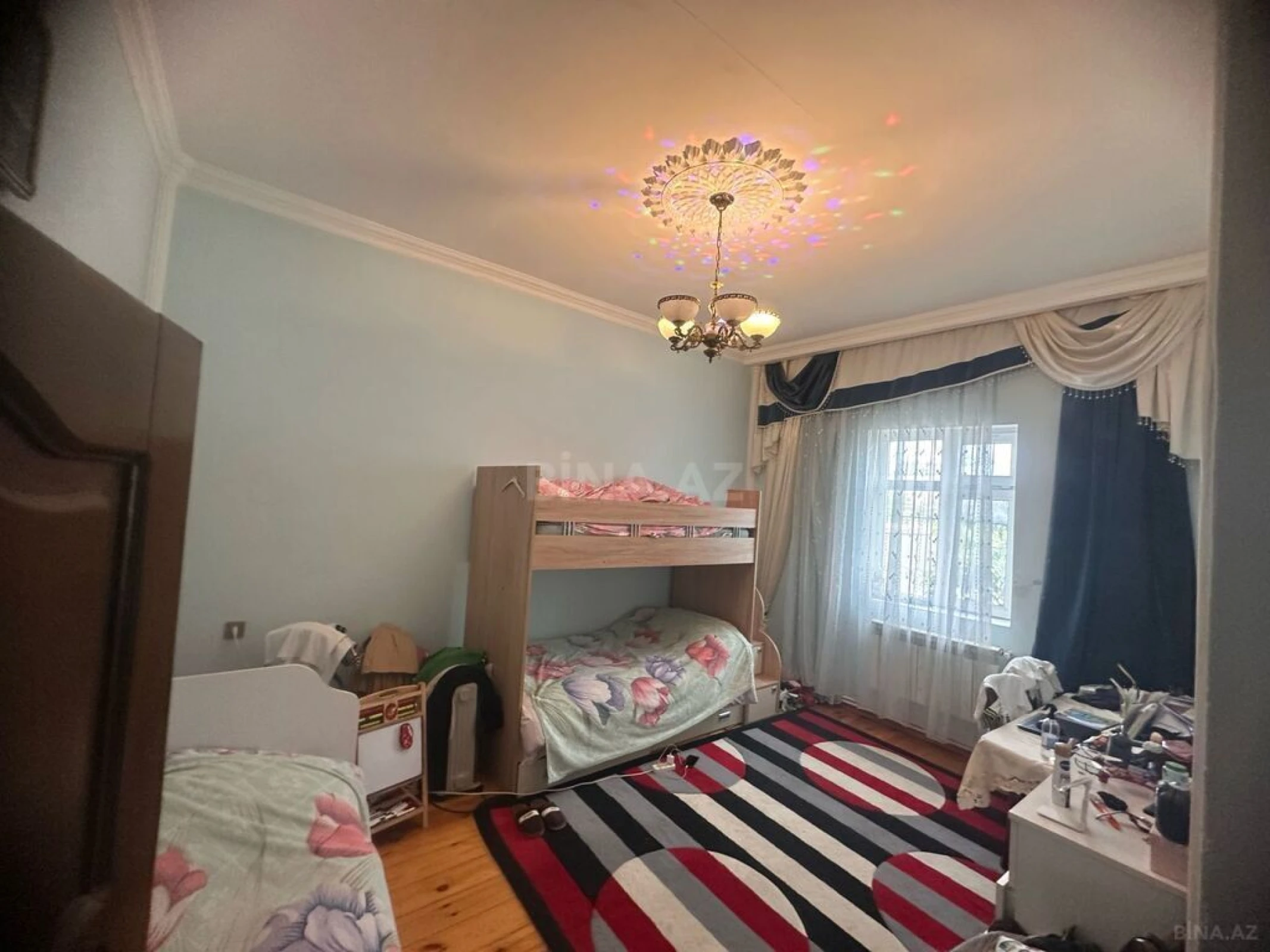 Satılır 5 otaqlı həyət evi 160 m²