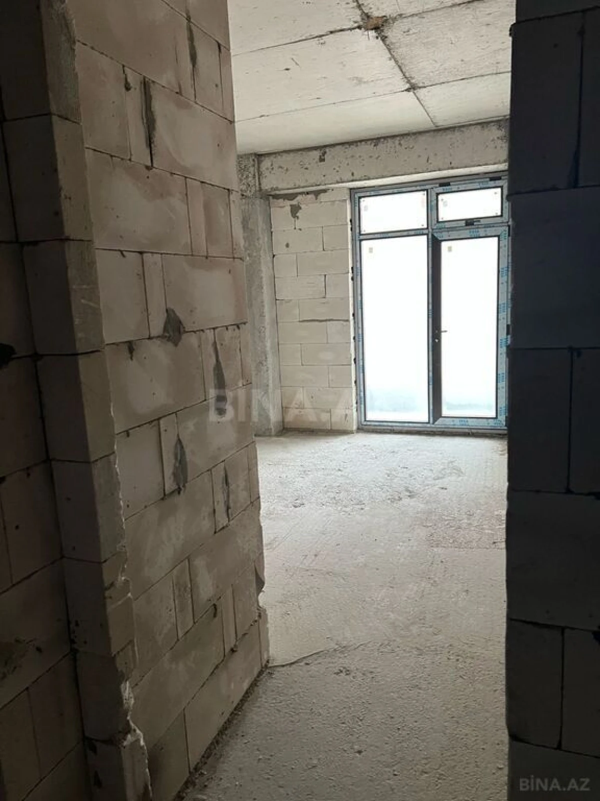 Satılır 3 otaqlı mənzil 145.3 m²