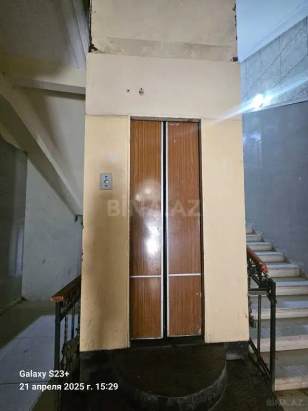 Satılır 4 otaqlı mənzil 166 m²