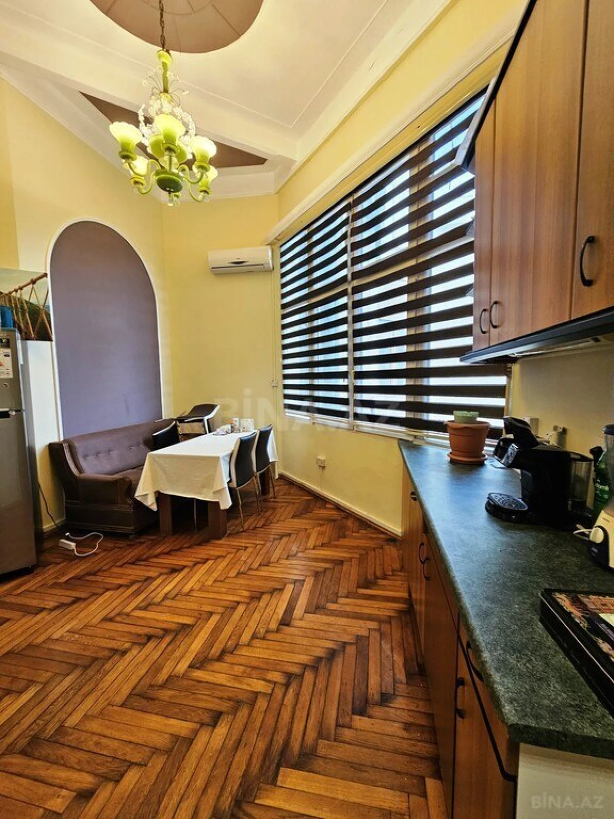 Satılır 4 otaqlı mənzil 166 m²