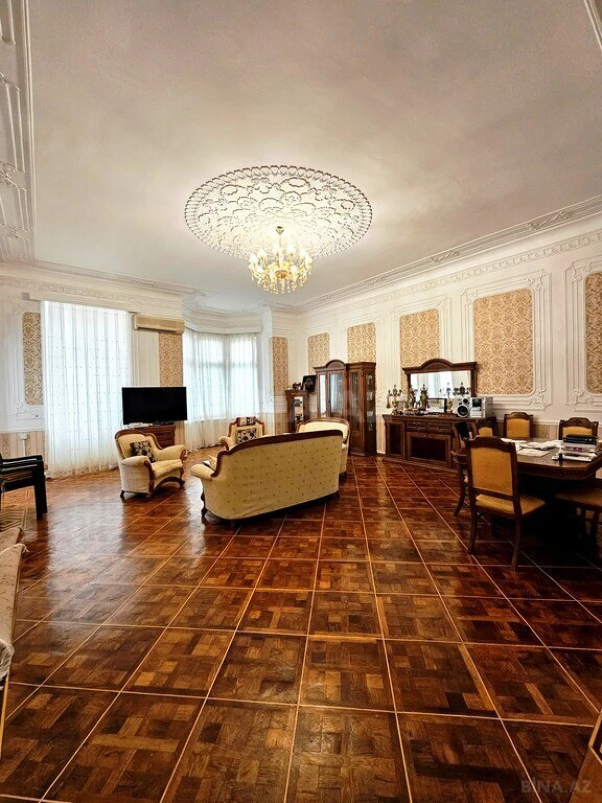 Satılır 4 otaqlı mənzil 166 m²