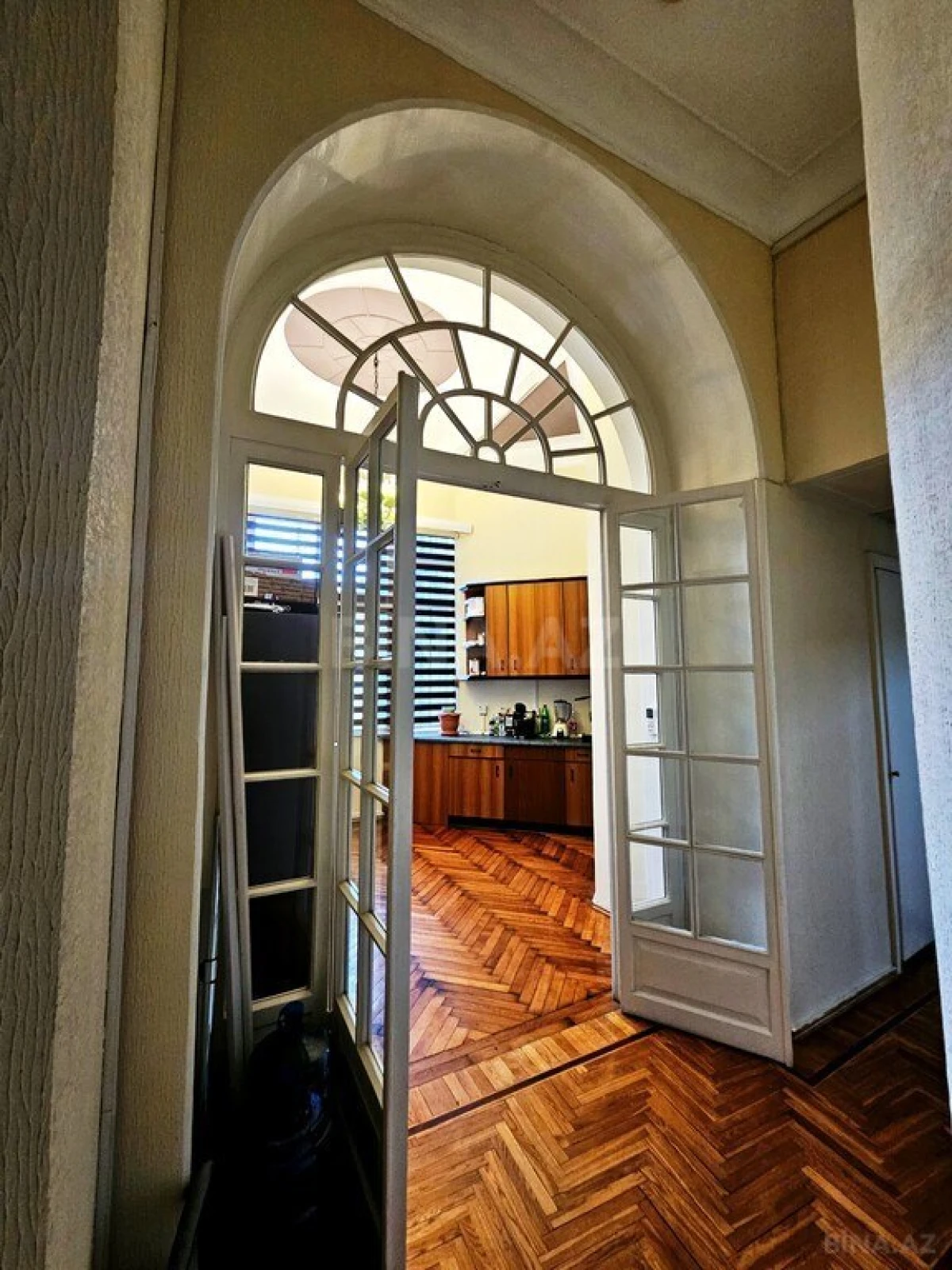 Satılır 4 otaqlı mənzil 166 m²