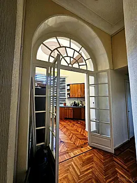 Satılır 4 otaqlı mənzil 166 m²