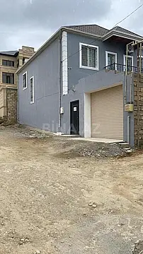 Satılır 8 otaqlı həyət evi 160 m²