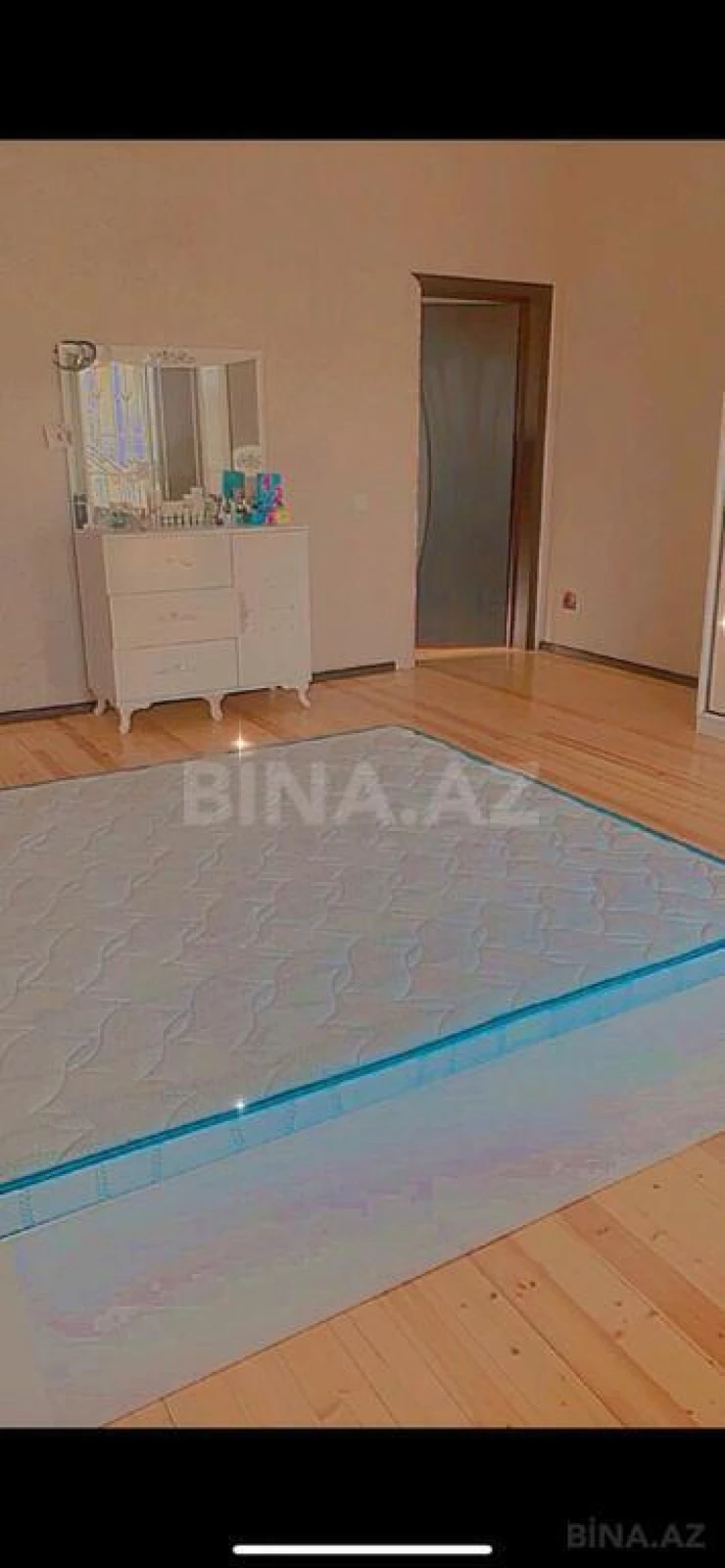 Satılır 8 otaqlı həyət evi 160 m²