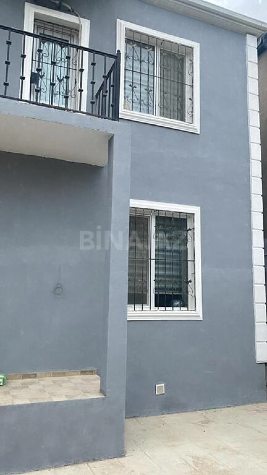 Satılır 8 otaqlı həyət evi 160 m²
