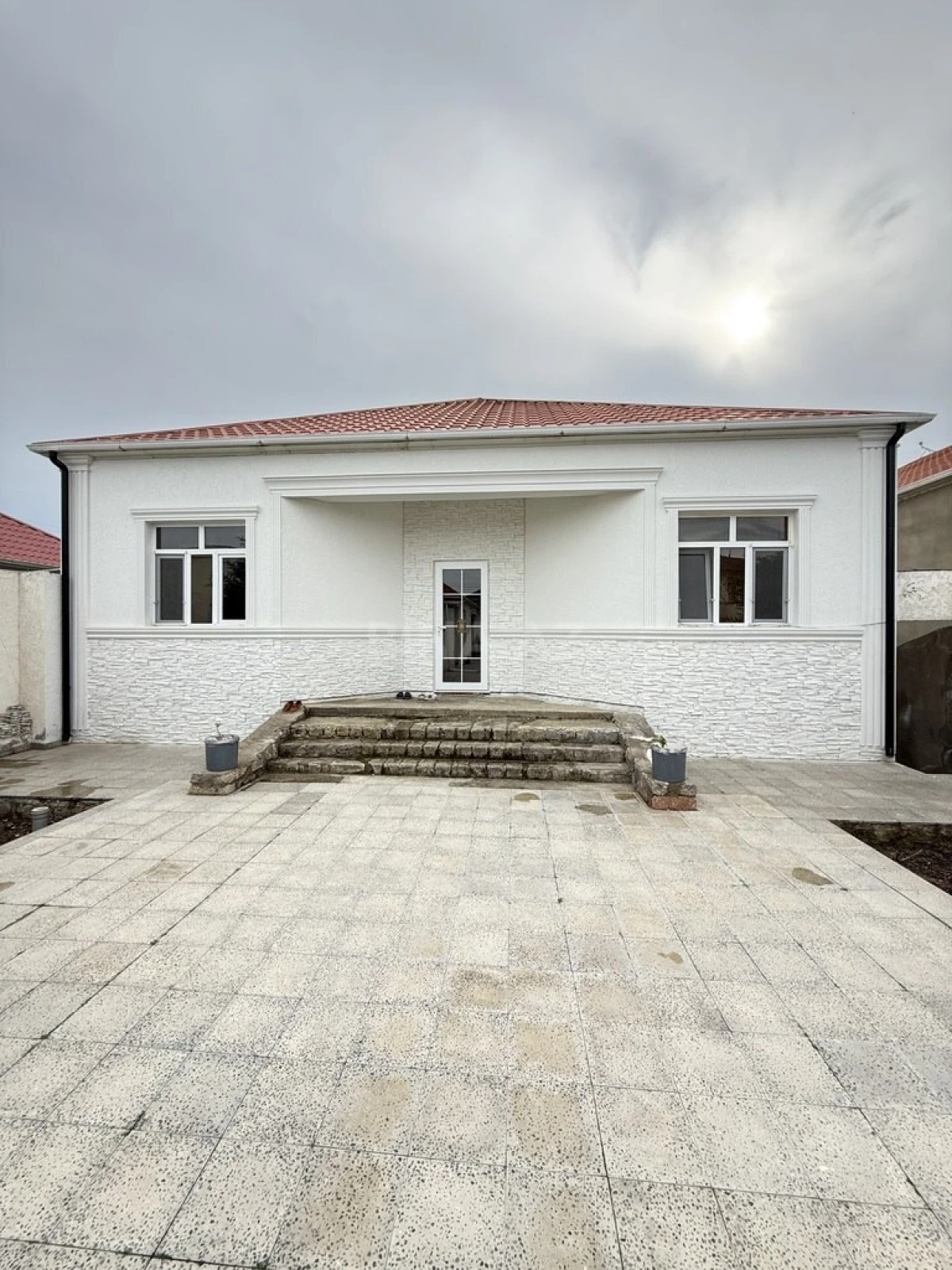 Satılır 4 otaqlı həyət evi 170 m²
