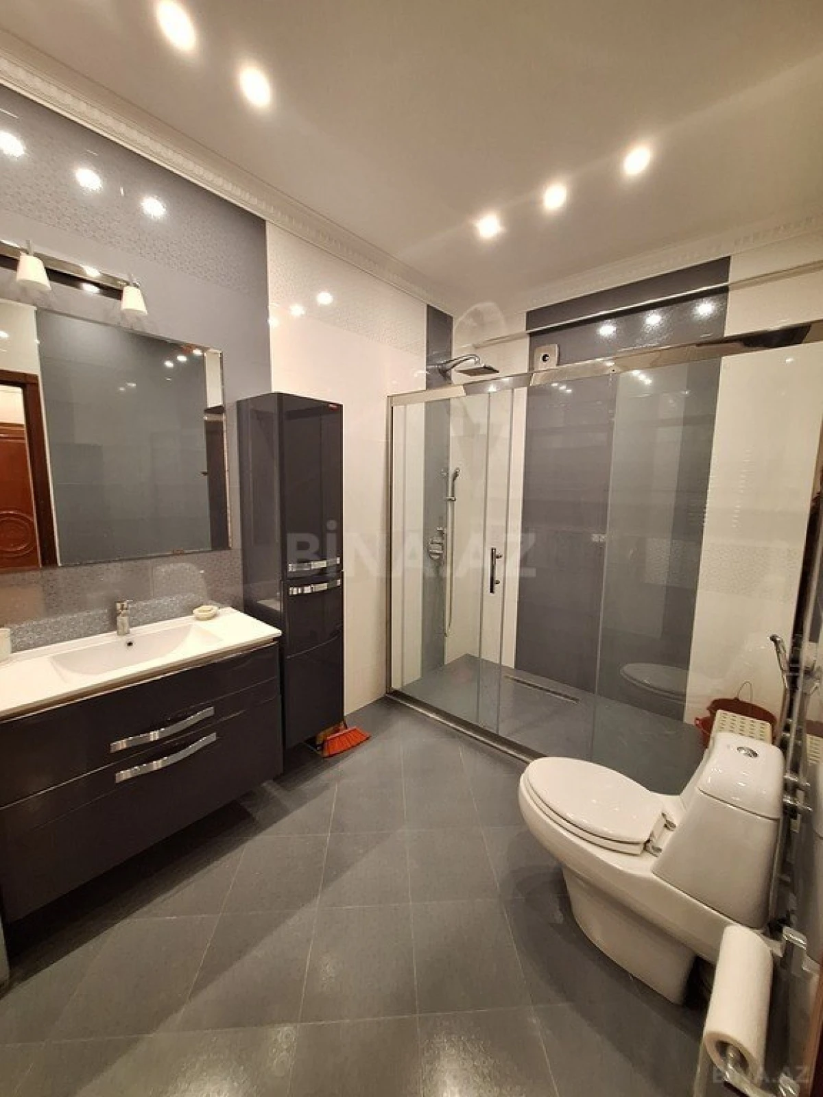 Satılır 3 otaqlı mənzil 150 m²