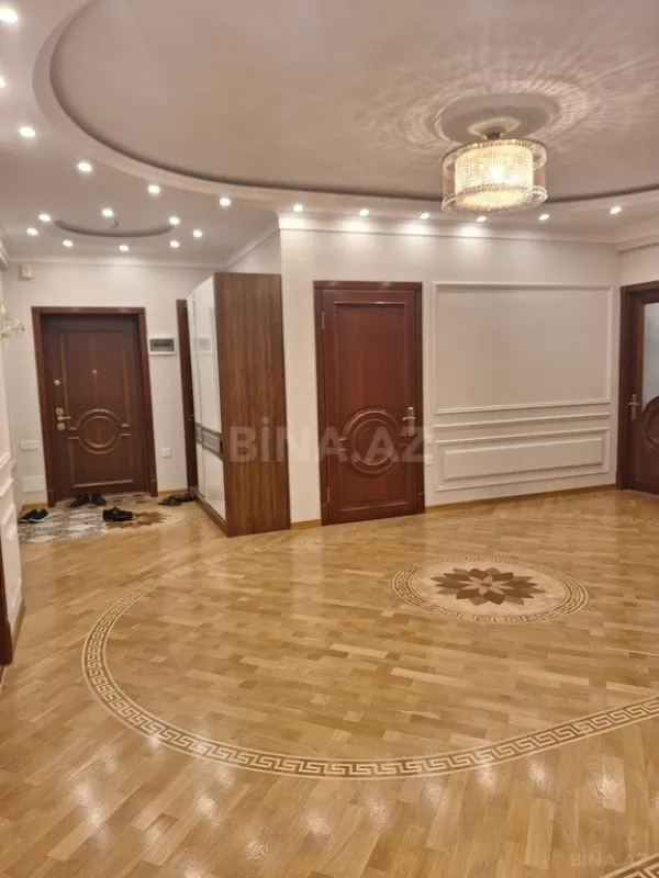 Satılır 3 otaqlı mənzil 150 m²