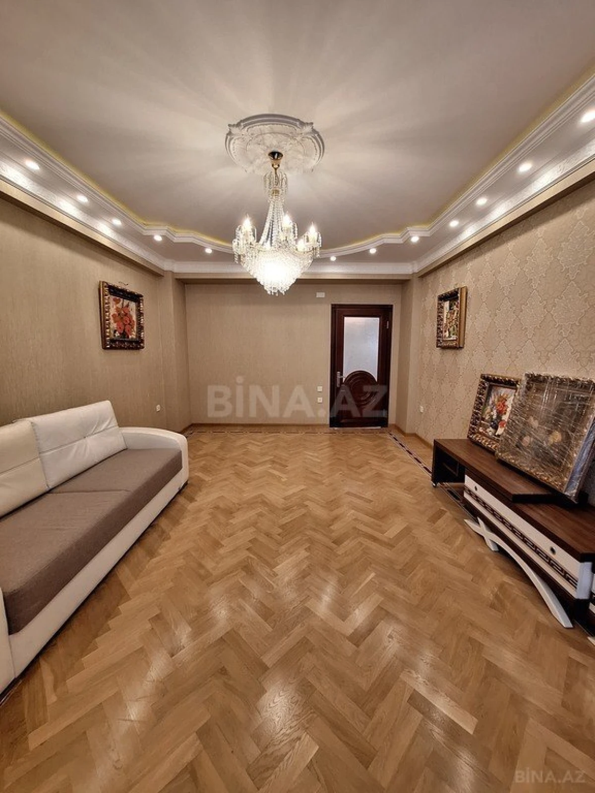 Satılır 3 otaqlı mənzil 150 m²