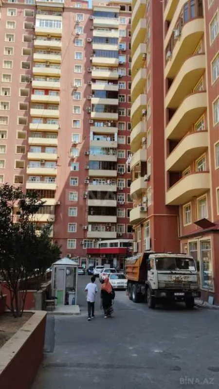 Satılır 3 otaqlı mənzil 150 m²