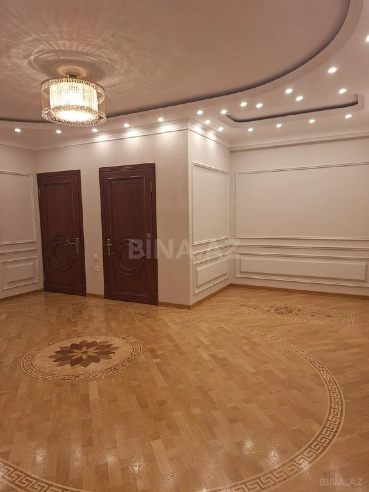 Satılır 3 otaqlı mənzil 150 m²