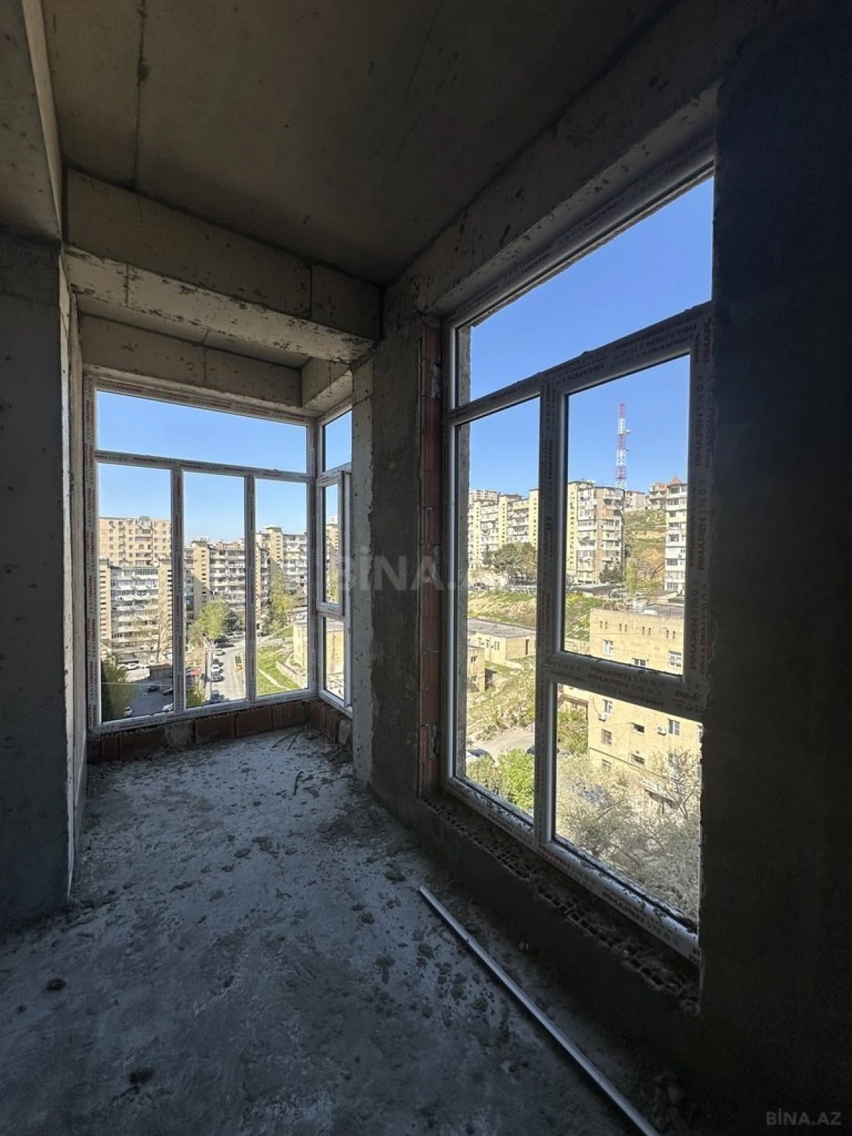 Satılır 2 otaqlı mənzil 82.1 m²