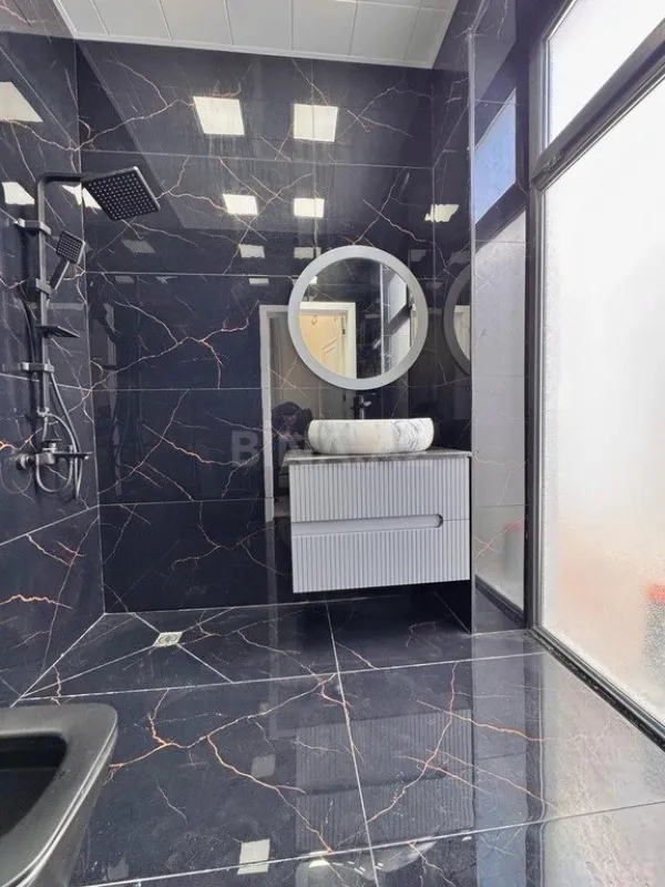 Satılır 5 otaqlı həyət evi 175 m²