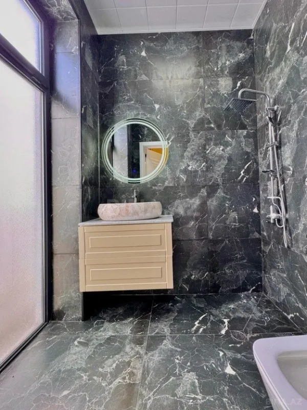 Satılır 5 otaqlı həyət evi 175 m²