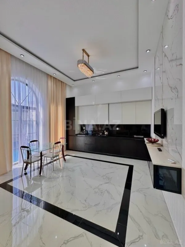 Satılır 5 otaqlı həyət evi 175 m²