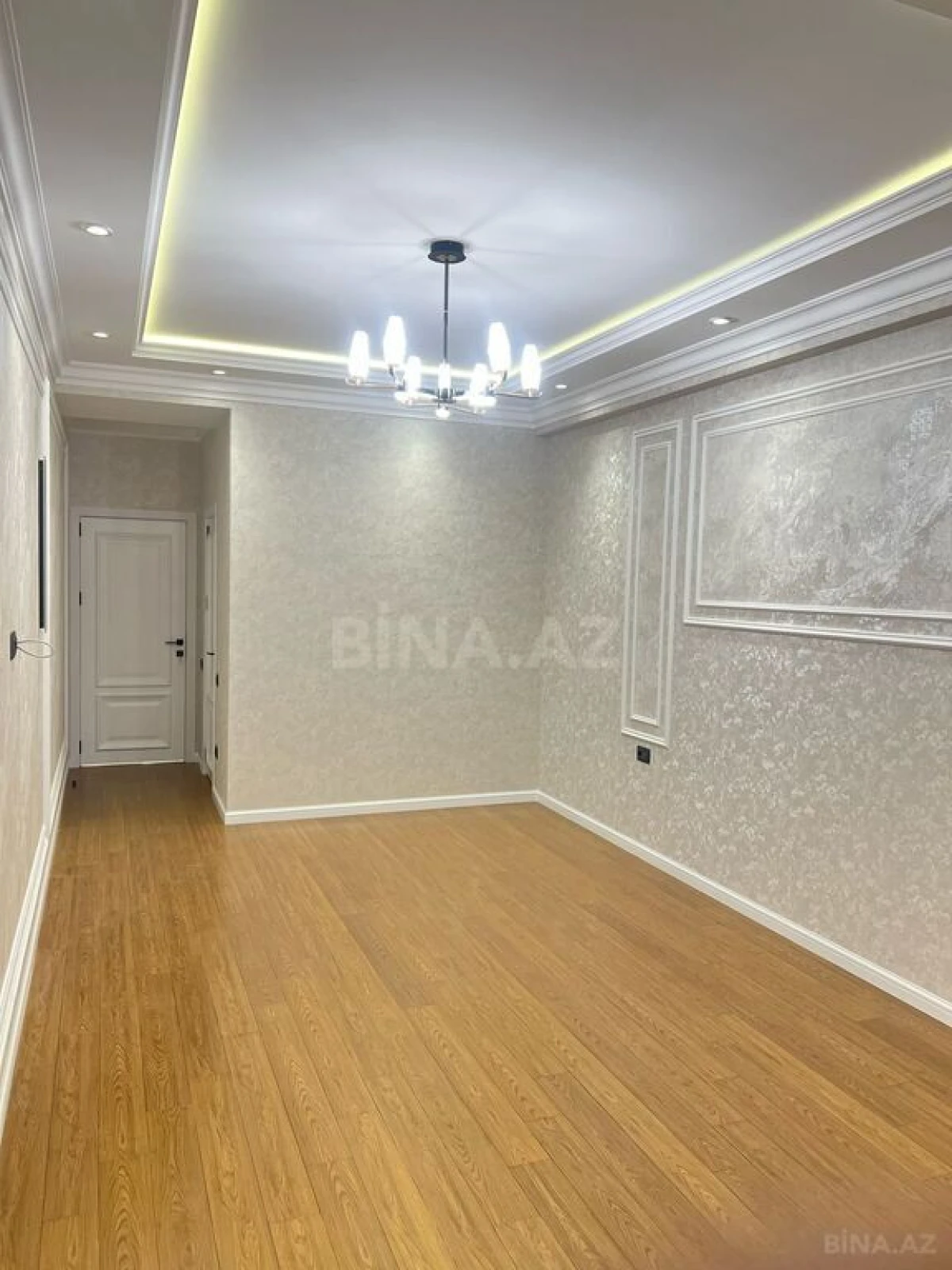 Satılır 3 otaqlı mənzil 132 m²
