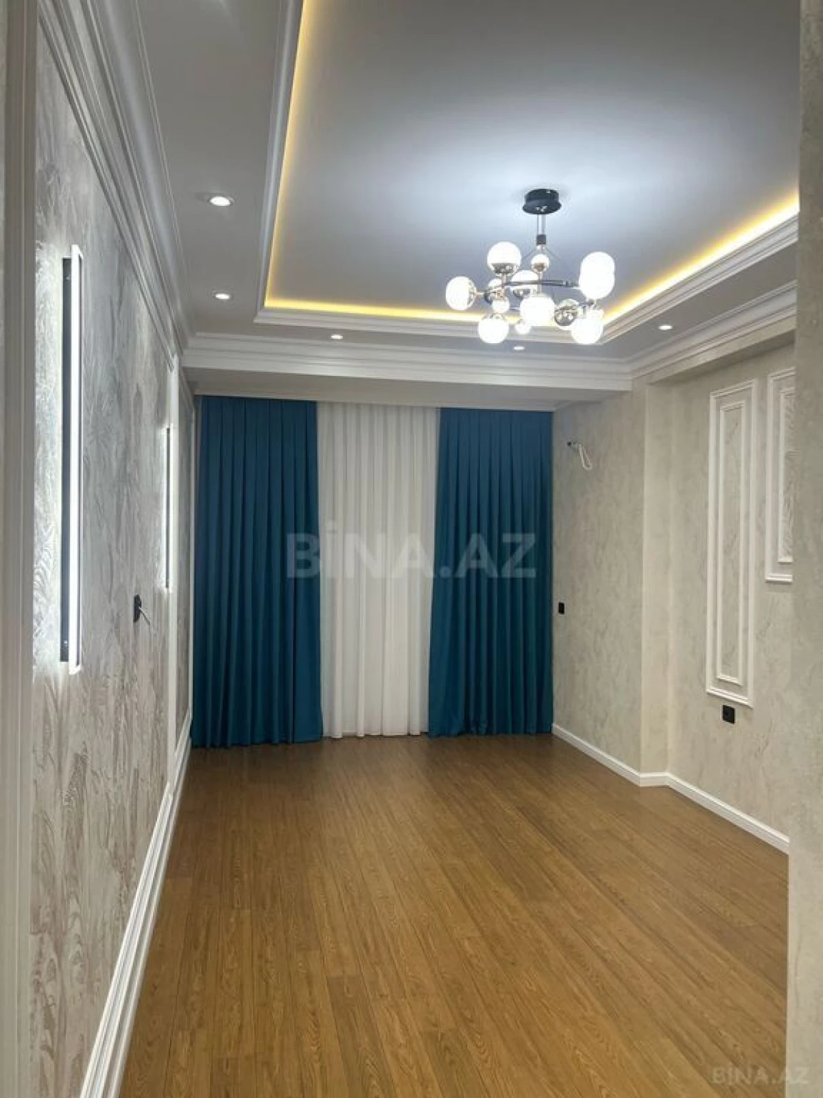 Satılır 3 otaqlı mənzil 132 m²
