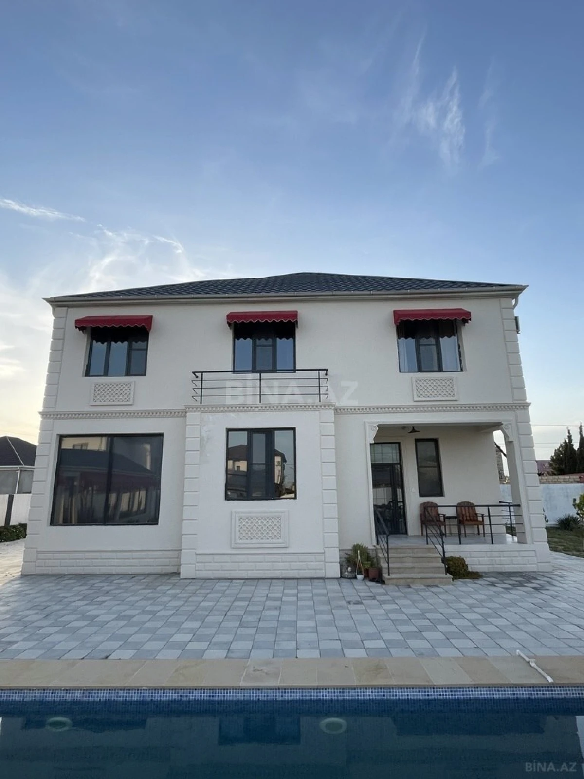 Kirayə verilir 6 otaqlı həyət evi 400 m²