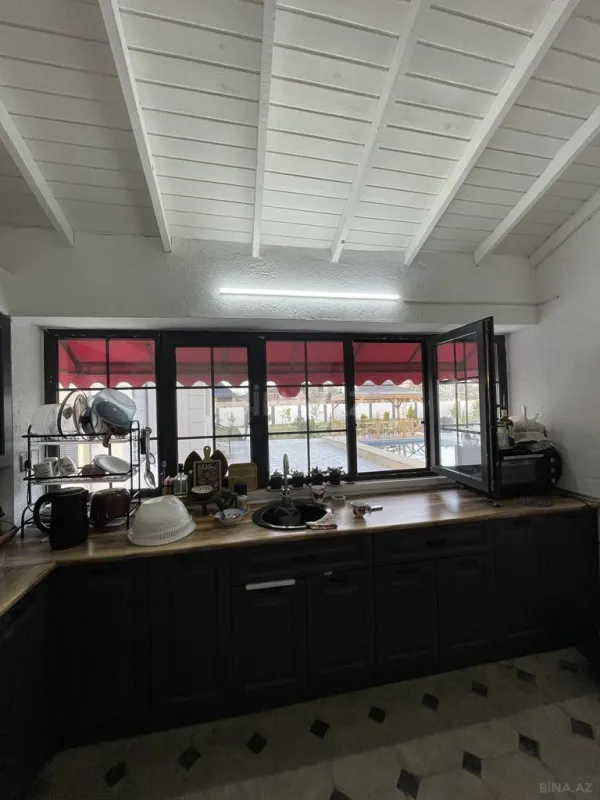 Kirayə verilir 6 otaqlı həyət evi 400 m²