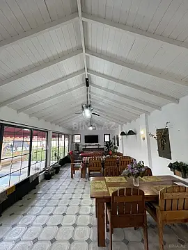 Kirayə verilir 6 otaqlı həyət evi 400 m²