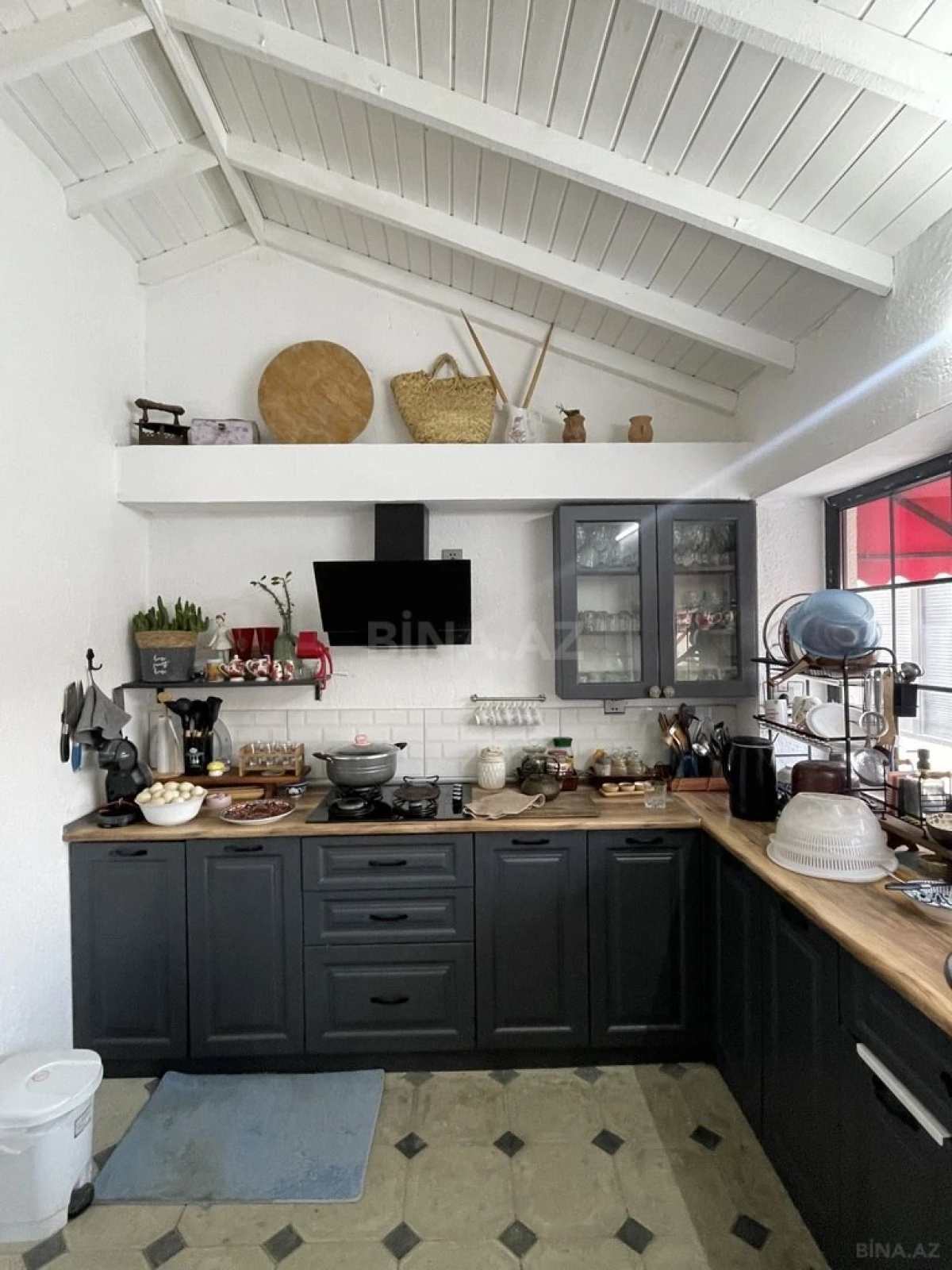 Kirayə verilir 6 otaqlı həyət evi 400 m²