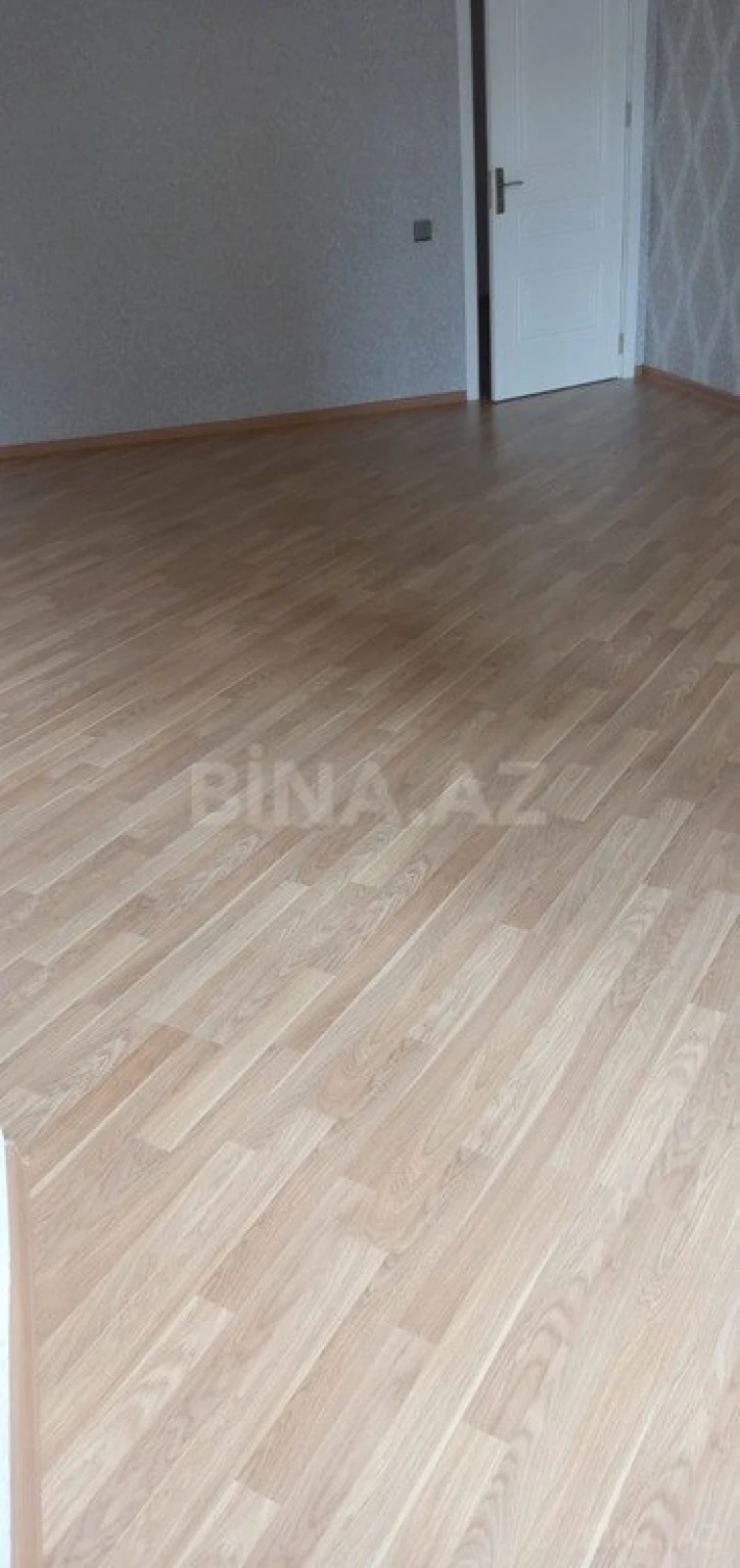 Satılır 3 otaqlı mənzil 140 m²