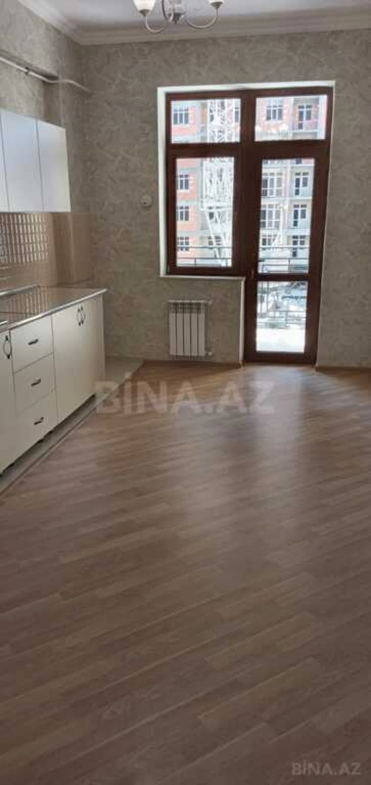 Satılır 3 otaqlı mənzil 140 m²