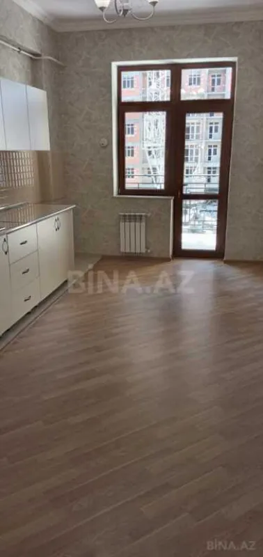 Satılır 3 otaqlı mənzil 140 m²