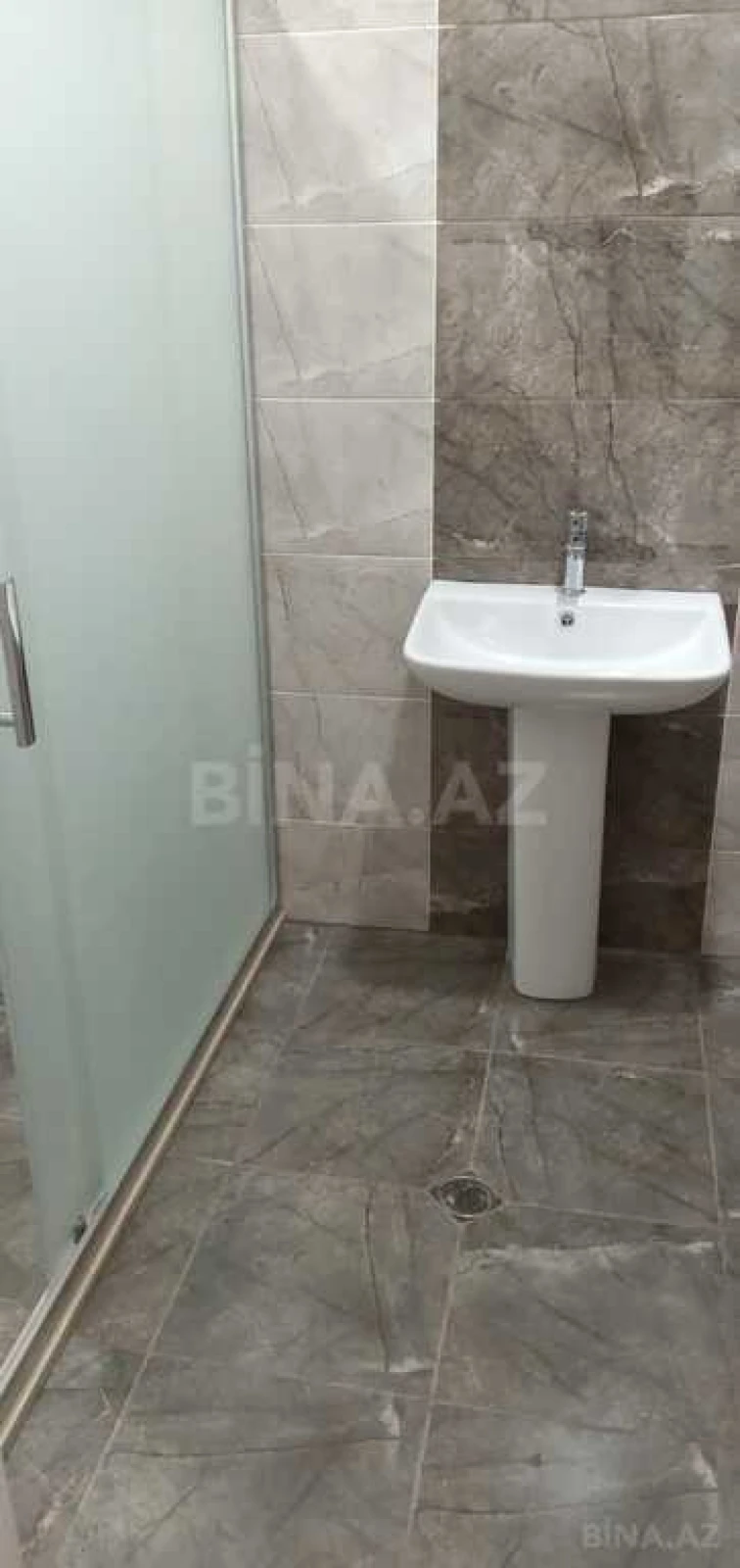 Satılır 3 otaqlı mənzil 140 m²